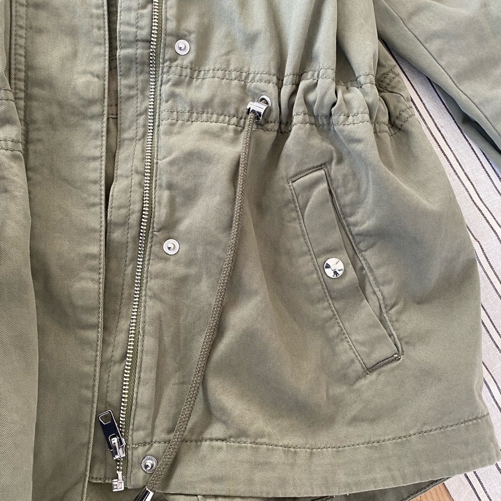H&M women’s size 8 olive green - adjustable jacket - Picture 3 of 6